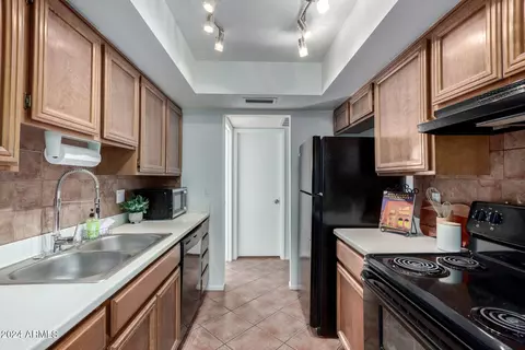 1014 E Michigan Ave, Phoenix, AZ 85022 photo 4