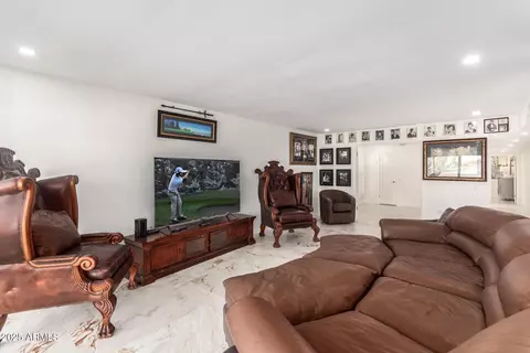 15810 N Nicklaus Ln, Sun City, AZ 85351