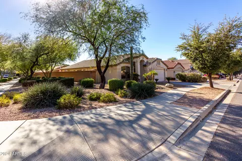 3949 E Monona Dr, Phoenix, AZ 85050 photo 3