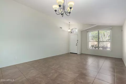 3949 E Monona Dr, Phoenix, AZ 85050 photo 8