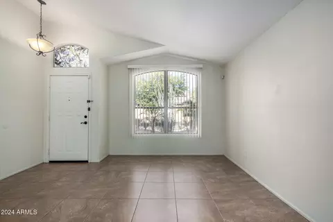 3949 E Monona Dr, Phoenix, AZ 85050 photo 7