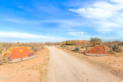 8590 E Nevada Dr, Hereford, AZ 85615 photo 2