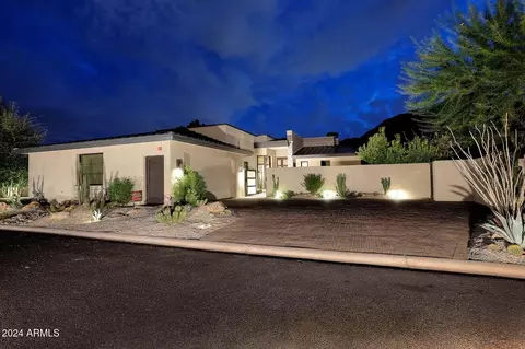 5671 E Huntress Dr, Paradise Valley, AZ 85253