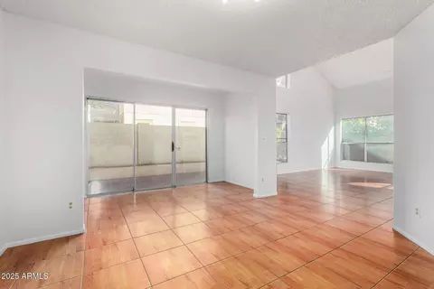 422 E Taro Ln, Phoenix, AZ 85024 photo 10