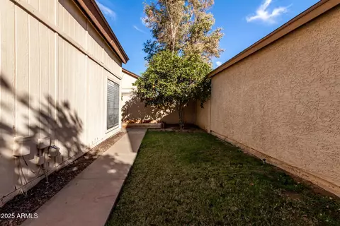 422 E Taro Ln, Phoenix, AZ 85024 photo 31