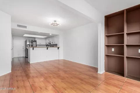 422 E Taro Ln, Phoenix, AZ 85024 photo 11