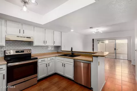 422 E Taro Ln, Phoenix, AZ 85024 photo 12