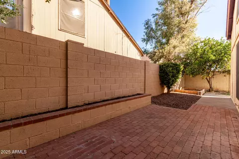 422 E Taro Ln, Phoenix, AZ 85024 photo 27