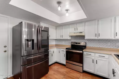 422 E Taro Ln, Phoenix, AZ 85024 photo 14