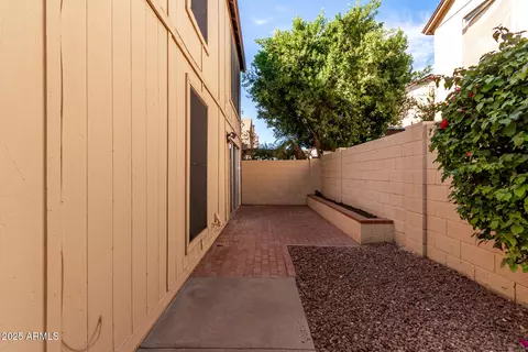 422 E Taro Ln, Phoenix, AZ 85024 photo 29