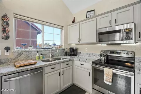 Kitchen - 1633 E Lakeside Dr #113, Gilbert, AZ 85234 photo 2 of 2