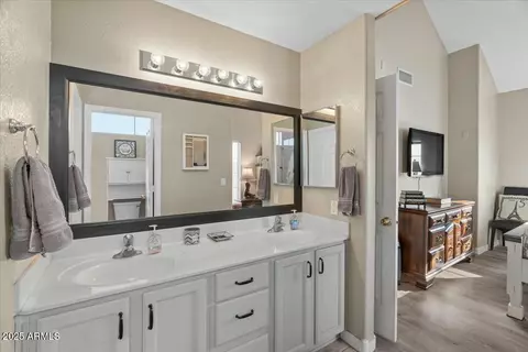Bath - 1633 E Lakeside Dr #113, Gilbert, AZ 85234 photo 2 of 4