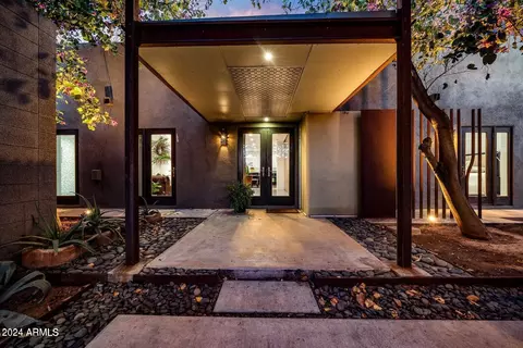 3320 N 44th St, Phoenix, AZ 85018