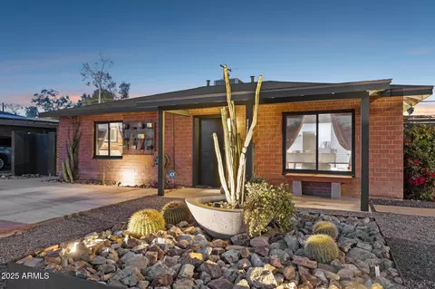 2202 W Fairmount Ave, Phoenix, AZ 85015