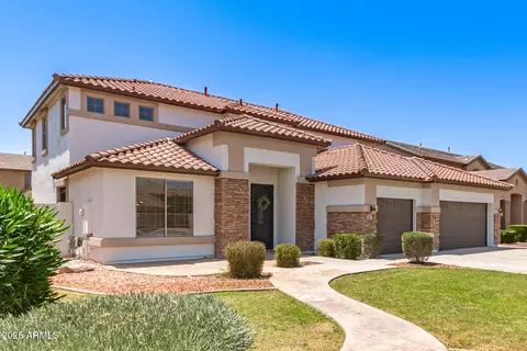 135 E Julian Dr, Gilbert, AZ 85295 photo 3