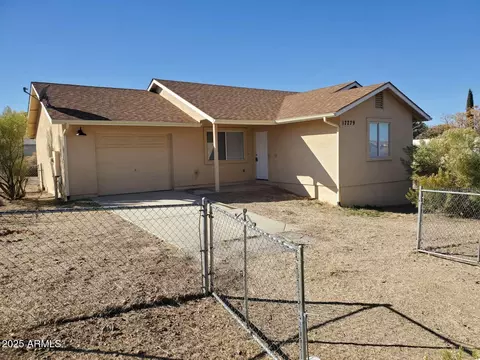 17279 E Lakeview Dr, Mayer, AZ 86333