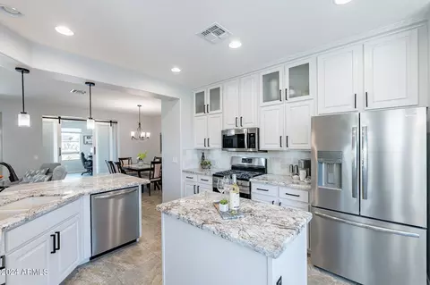 37158 N Stoneware Dr, Queen Creek, AZ 85140