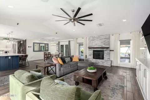 3414 E Betty Elyse Ln, Phoenix, AZ 85032 photo 8