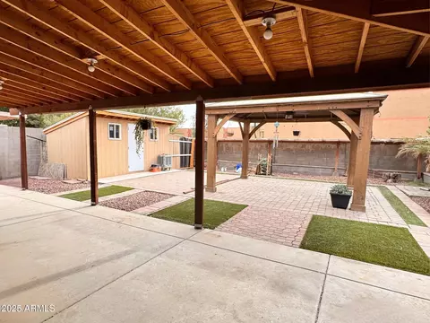 Exterior - 881 E Appaloosa Rd, Gilbert, AZ 85296 photo 2 of 2