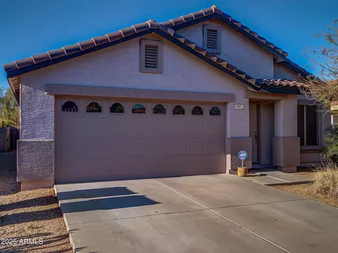 Exterior - 881 E Appaloosa Rd, Gilbert, AZ 85296 photo 1 of 2