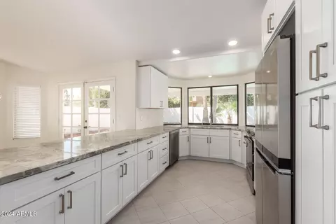 Kitchen - 1437 W Iris Dr, Gilbert, AZ 85233 photo 2 of 12