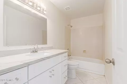Bath - 1437 W Iris Dr, Gilbert, AZ 85233 photo 4 of 8