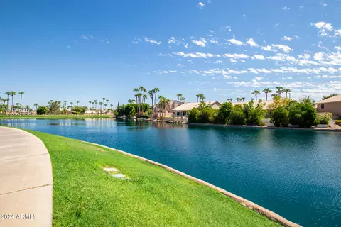 View/Area - 1437 W Iris Dr, Gilbert, AZ 85233 photo 3 of 8