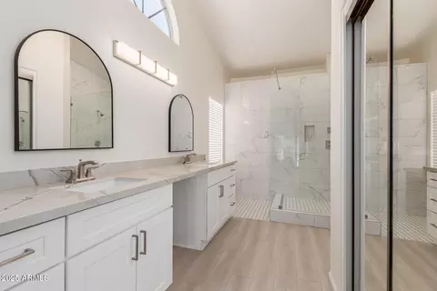 Bath - 1437 W Iris Dr, Gilbert, AZ 85233 photo 5 of 8