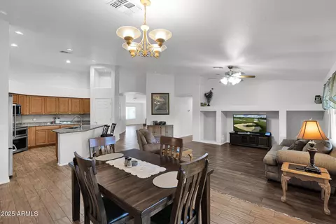 Dining - 2491 E Milky Way, Gilbert, AZ 85295 photo 1 of 2