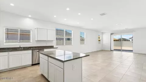 36061 W San Ildefanso Ave, Maricopa, AZ 85138 photo 4