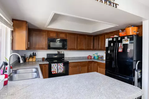 Kitchen - 3953 W Evans Dr, Phoenix, AZ 85053 photo 1 of 3