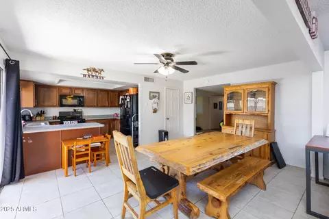 Dining - 3953 W Evans Dr, Phoenix, AZ 85053 photo 3 of 4