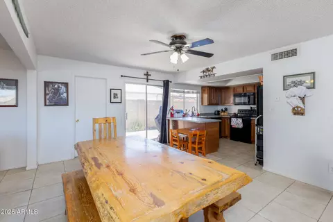 Dining - 3953 W Evans Dr, Phoenix, AZ 85053 photo 4 of 4
