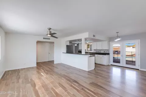 2502 E Huntington Dr, Tempe, AZ 85282 photo 9