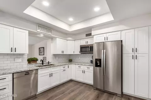 Kitchen - 8039 E Madero Ave, Mesa, AZ 85209 photo 2 of 7