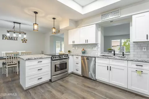 Kitchen - 8039 E Madero Ave, Mesa, AZ 85209 photo 5 of 7