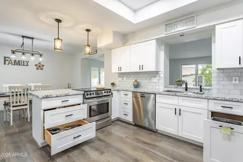 Kitchen - 8039 E Madero Ave, Mesa, AZ 85209 photo 6 of 7