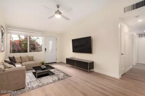2704 E Fairmount Ave, Phoenix, AZ 85016 photo 9