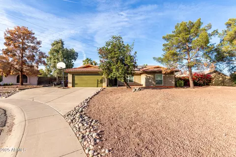 944 W Diamond Dr, Tempe, AZ 85283