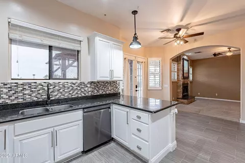 Kitchen - 3770 E Graythorn Way, Coolidge, AZ 85128 photo 5 of 6