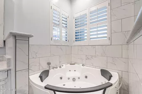 Bath - 3770 E Graythorn Way, Coolidge, AZ 85128 photo 5 of 9