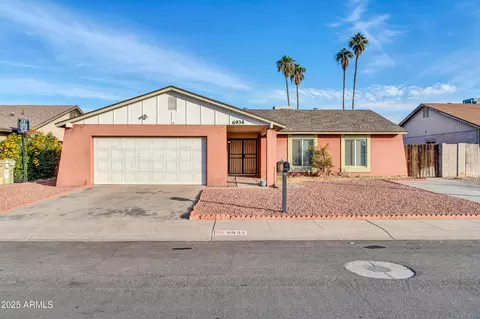 6934 W Orange Dr, Glendale, AZ 85303