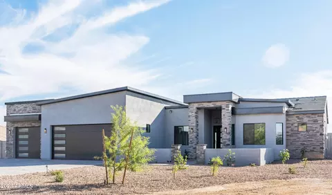 103 E Quartz Rock Rd, Phoenix, AZ 85085