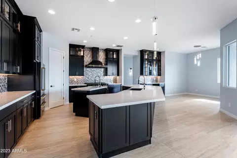 Kitchen - 103 E Quartz Rock Rd, Phoenix, AZ 85085 photo 3 of 3