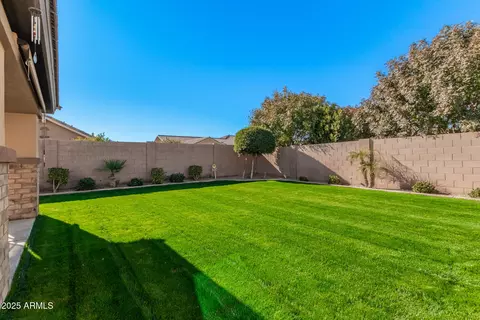 Exterior - 2283 E Aris Dr, Gilbert, AZ 85298 photo 8 of 9