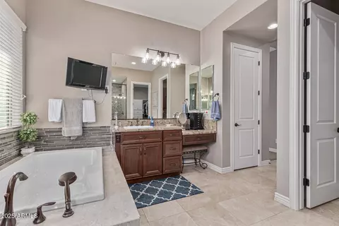 Bath - 2283 E Aris Dr, Gilbert, AZ 85298 photo 2 of 2
