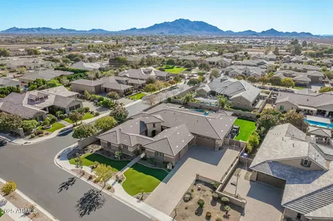 View/Area - 2283 E Aris Dr, Gilbert, AZ 85298 photo 4 of 8