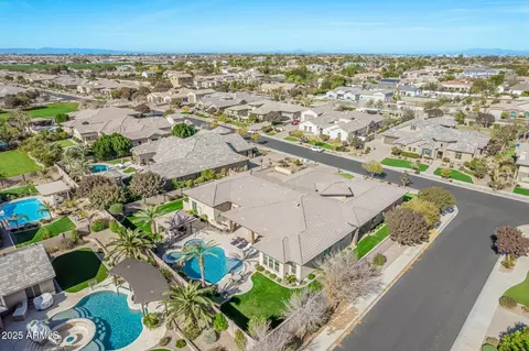 View/Area - 2283 E Aris Dr, Gilbert, AZ 85298 photo 5 of 8
