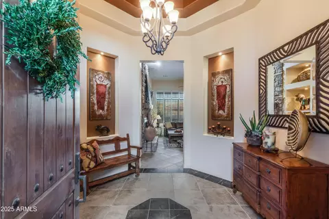 3525 E Robin Ln, Phoenix, AZ 85050 photo 3