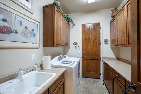3525 E Robin Ln, Phoenix, AZ 85050 photo 32